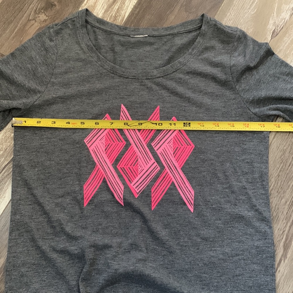 UNDER ARMOUR Breast Cancer long sleeve shirt - Picture 6 of 8